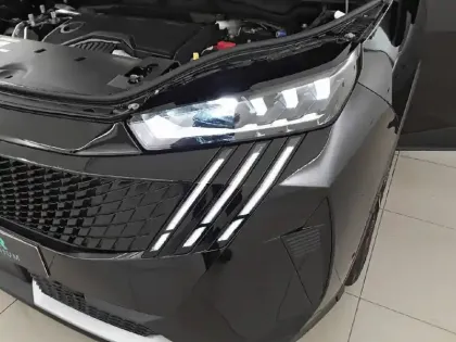 Photo 15 Peugeot 5008  Hybrid 136 e-DCS6