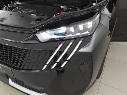 Photo 35 Peugeot 5008  Hybrid 136 e-DCS6