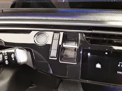 Photo 13 Peugeot 5008  Hybrid 136 e-DCS6