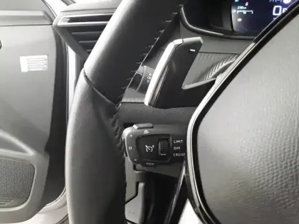 Photo 19 Peugeot 2008  Hybrid 145 e-DCS6