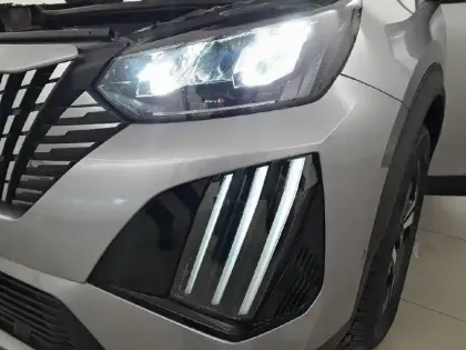 Photo 15 Peugeot 2008  Hybrid 145 e-DCS6