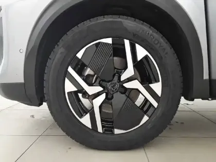 Photo 12 Peugeot 2008  Hybrid 145 e-DCS6