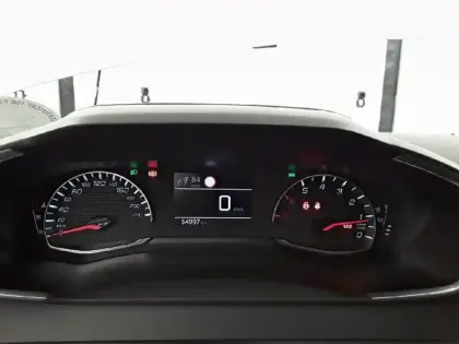 Photo 29 Peugeot 2008  PureTech 100 S&S BVM6