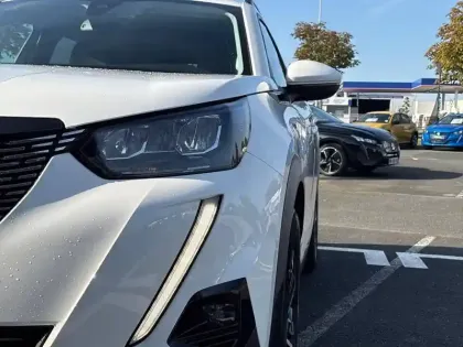 Photo 15 Peugeot 2008  PureTech 100 S&S BVM6