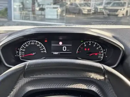 Photo 9 Peugeot 2008  PureTech 100 S&S BVM6