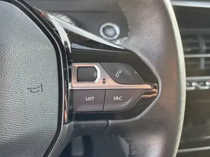 Photo 18 Peugeot 2008  PureTech 100 S&S BVM6