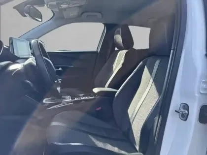 Photo 10 Peugeot 2008  PureTech 100 S&S BVM6