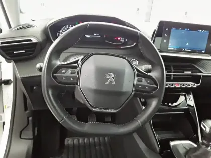 Photo 28 Peugeot 2008  PureTech 100 S&S BVM6