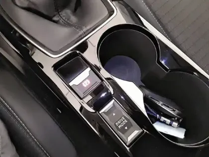 Photo 38 Peugeot 2008  PureTech 100 S&S BVM6