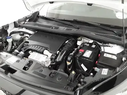 Photo 39 Peugeot 2008  PureTech 100 S&S BVM6