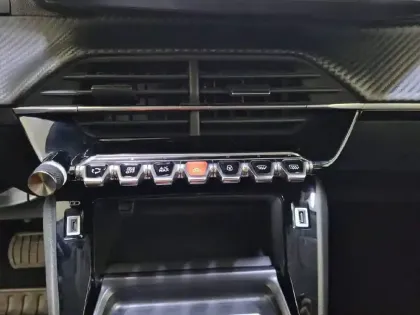 Photo 20 Peugeot 2008  BlueHDi 130 S&S EAT8