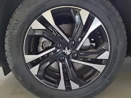 Photo 12 Peugeot 2008  BlueHDi 130 S&S EAT8