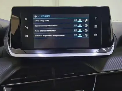 Photo 19 Peugeot 2008  BlueHDi 130 S&S EAT8