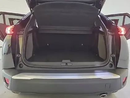 Photo 5 Peugeot 2008  BlueHDi 130 S&S EAT8