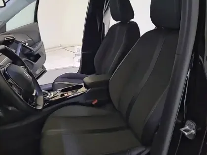 Photo 10 Peugeot 2008  BlueHDi 130 S&S EAT8