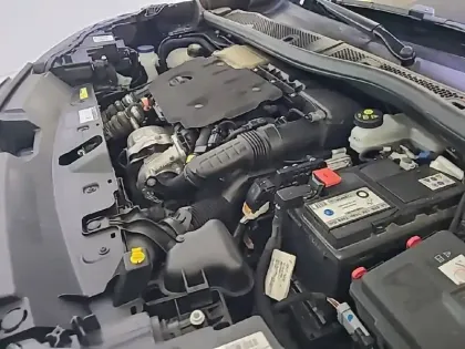 Photo 14 Peugeot 2008  BlueHDi 130 S&S EAT8