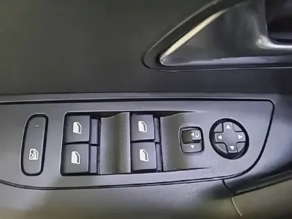 Photo 25 Peugeot 2008  BlueHDi 130 S&S EAT8