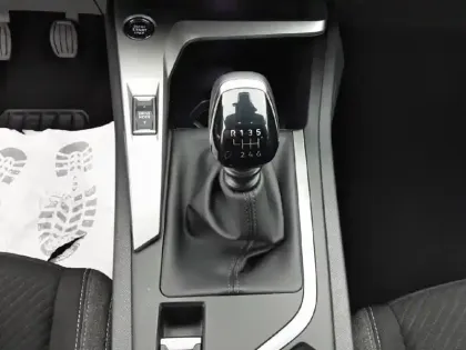 Photo 38 Peugeot 308  PureTech 110ch S&S BVM6