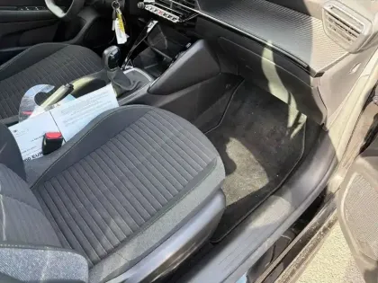 Photo 20 Peugeot 208  PureTech 75 S&S BVM5