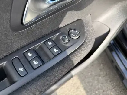 Photo 14 Peugeot 208  PureTech 75 S&S BVM5