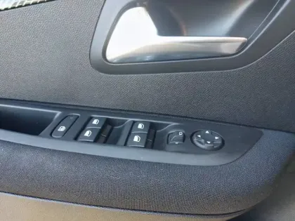 Photo 45 Peugeot 208  PureTech 75 S&S BVM5