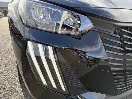 Photo 15 Peugeot 208  PureTech 75 S&S BVM5