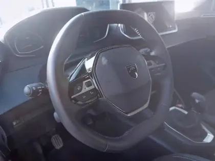 Photo 35 Peugeot 208  PureTech 75 S&S BVM5