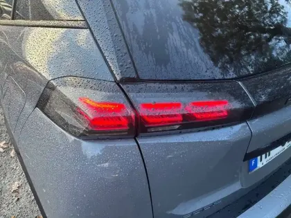 Photo 36 Peugeot 2008  Hybrid 145 e-DCS6
