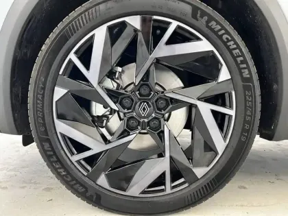 Photo 42 Renault Captur  E-Tech full hybrid 145 ch