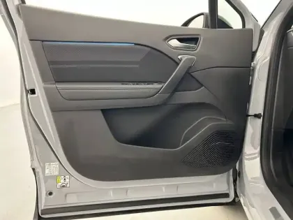 Photo 35 Renault Captur  E-Tech full hybrid 145 ch