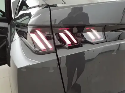 Photo 36 Peugeot 3008  Hybrid 145 e-DCS6