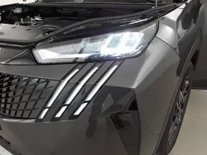 Photo 35 Peugeot 3008  Hybrid 145 e-DCS6