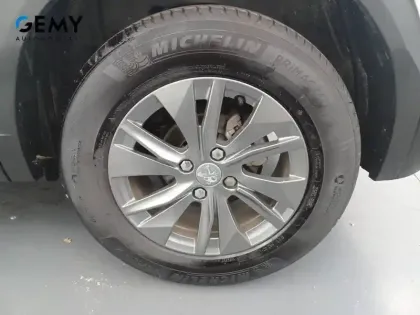 Photo 5 Peugeot 2008  PureTech 130 S&S EAT8