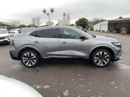 Photo 5 Renault Rafale  E-Tech full hybrid 200ch
