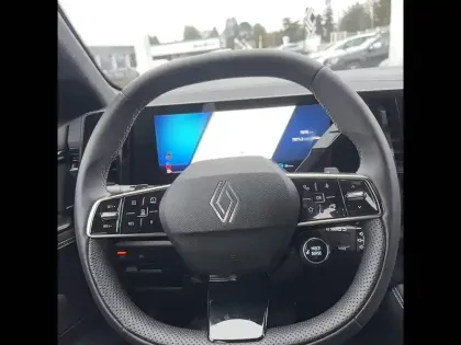 Photo 12 Renault Rafale  E-Tech full hybrid 200ch