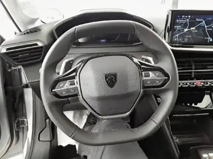 Photo 8 Peugeot 208  Hybrid 100 e-DCS6