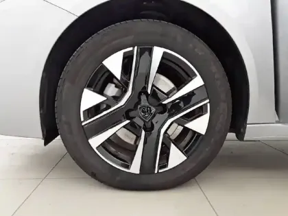 Photo 12 Peugeot 208  Hybrid 100 e-DCS6