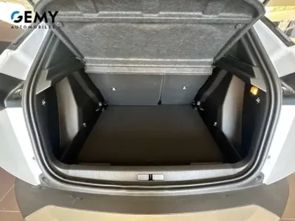 Photo 37 Peugeot 2008  Hybrid 145 e-DCS6