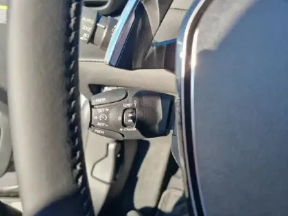 Photo 38 Peugeot 2008  Hybrid 145 e-DCS6