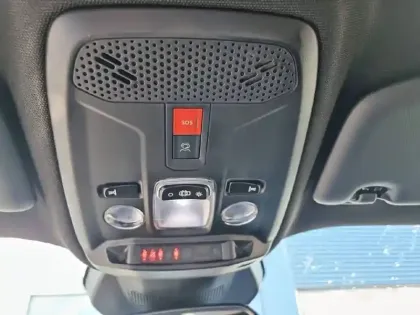 Photo 37 Peugeot 2008  Hybrid 145 e-DCS6