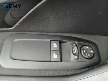 Photo 33 Peugeot 208  AFFAIRE BLUEHDI 100 S&S BVM5