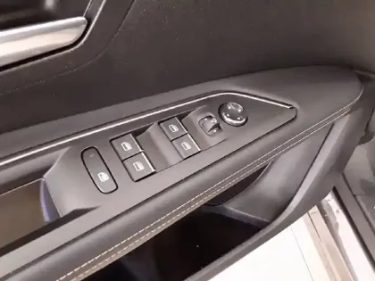 Photo 25 Peugeot 3008  Hybrid 225 e-EAT8