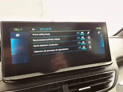 Photo 21 Peugeot 3008  Hybrid 225 e-EAT8