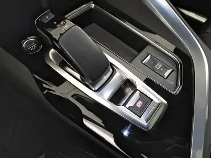 Photo 13 Peugeot 3008  Hybrid 225 e-EAT8