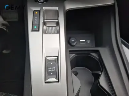 Photo 102 Peugeot 308  SW Electrique 54 kWh 156ch