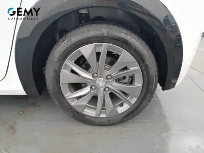 Photo 30 Peugeot 208  Electrique 50 kWh 136ch