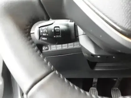 Photo 18 Peugeot 208  PureTech 75 S&S BVM5