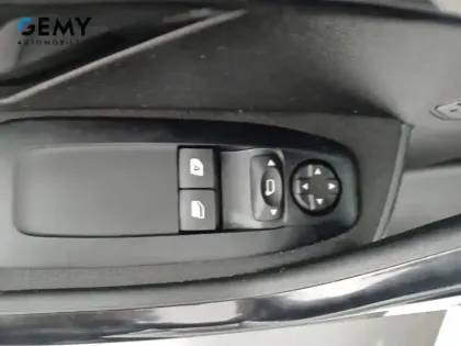 Photo 27 Peugeot 208  AFFAIRE BLUEHDI 100 S&S BVM5