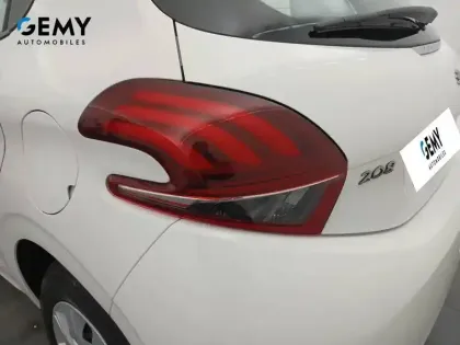 Photo 35 Peugeot 208  AFFAIRE BLUEHDI 100 S&S BVM5