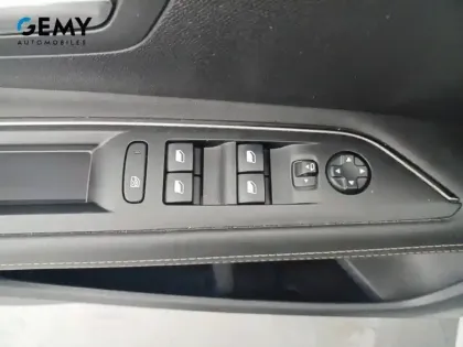 Photo 11 Peugeot 3008  Hybrid 225 e-EAT8